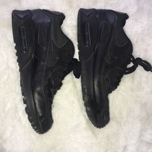 Nike air max size 4 youth! 💥